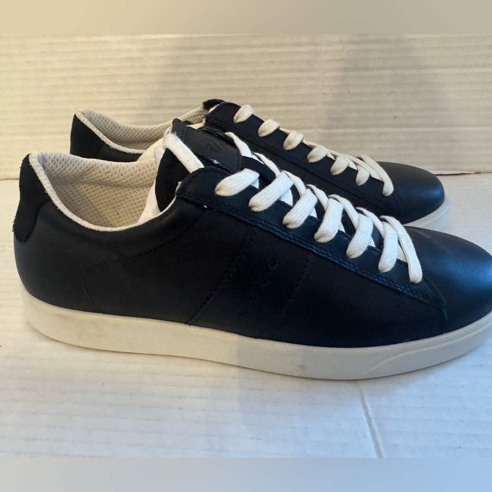 Ecco‎ Street Lite Retro Shoes Womens 7-7.5 Casual Sneakers Lace Up Low Top Black